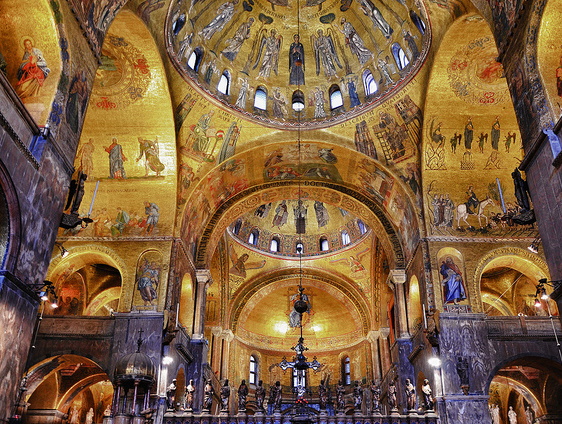 Basilica San Marco interno