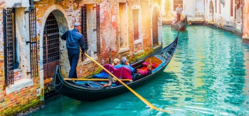 Escursione in gondola tra i canali di Venezia