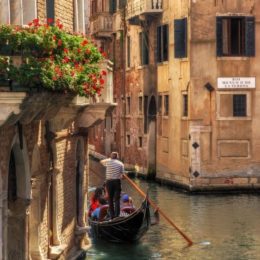 Giro-in-gondola-sul-Canal-Grande-con-commento