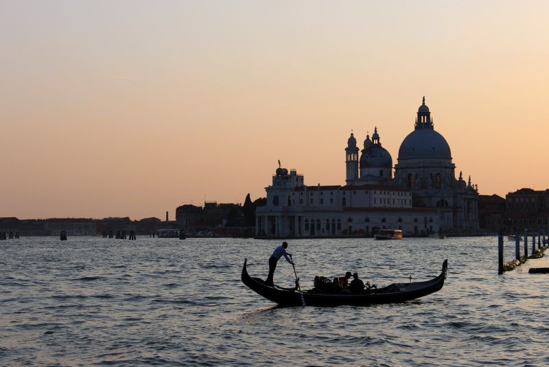 Romantico giro in gondola a Venezia