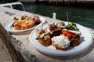 Cicchetti street food a Venezia