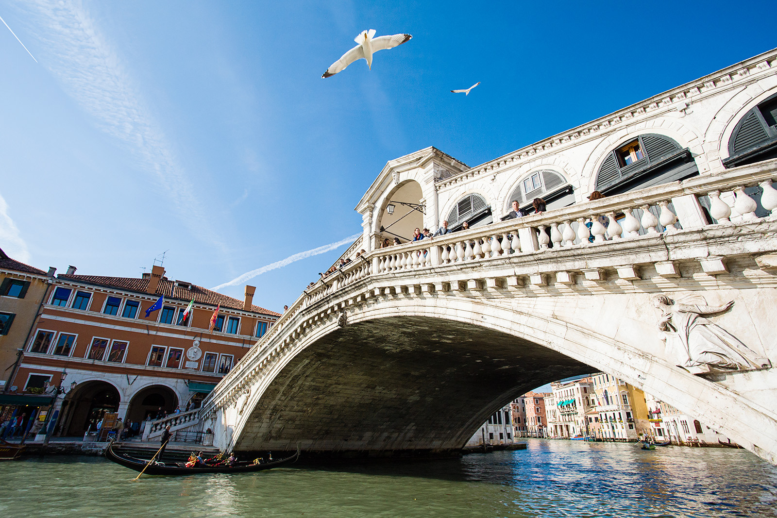 Cosa visitare a Venezia ponte di Rialto di giorno