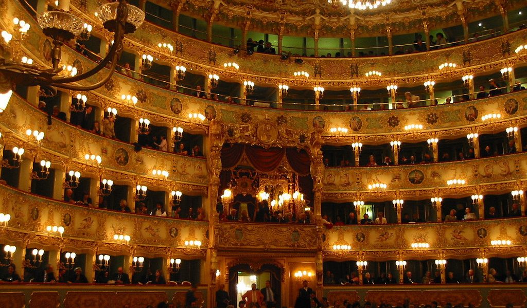 Cosa visitare a Venezia veduta interna Teatro la Fenice