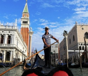 palazzo-ducale-giro-gondola