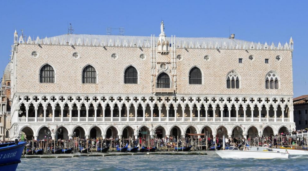 palacio ducal venecia en un día