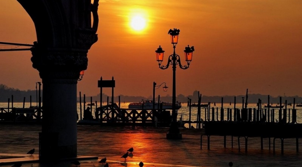 atardecer romantico san valentin venecia