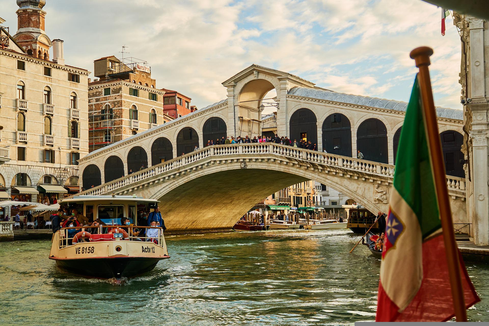 Venice Vaporetto Line 2 ACTV- Venezia Help - tickets, timetables