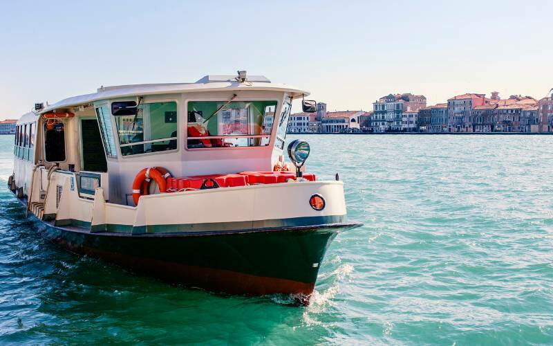 vaporetto venezia trasporto pubblico linea 9 actv