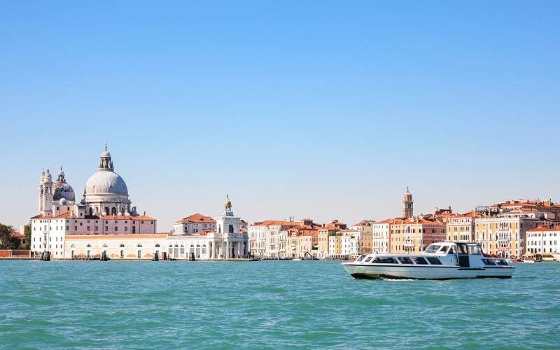 vaporetto actv da Piazza San Marco a Venezia in direzione Punta Sabbioni