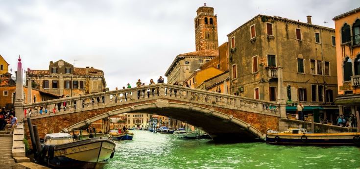 venezia-canal-grande-735 ponte guglie