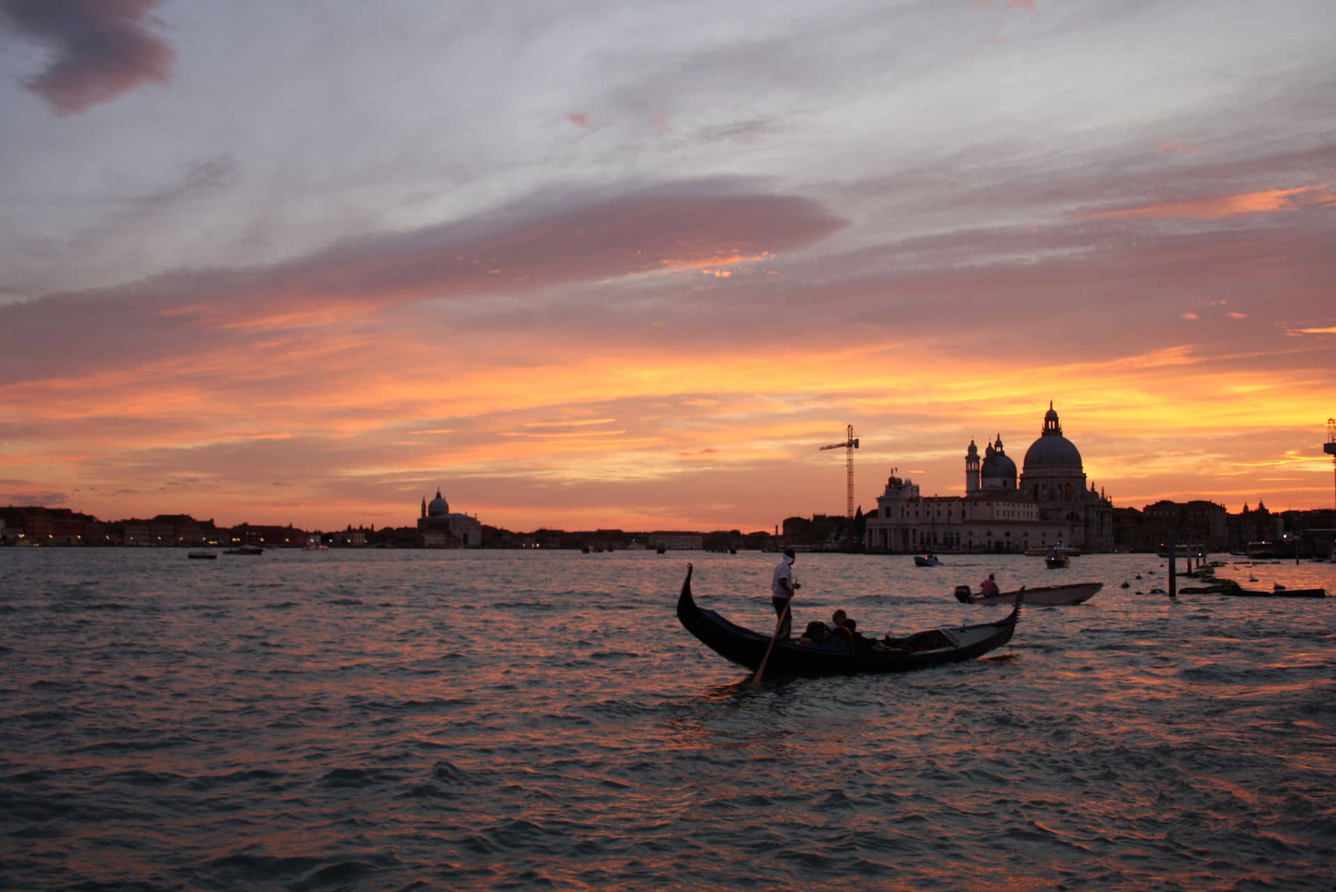 Venezia in coppia al tramonto