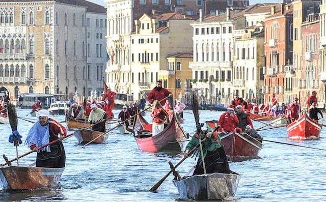 Regata delle befane a Venezia